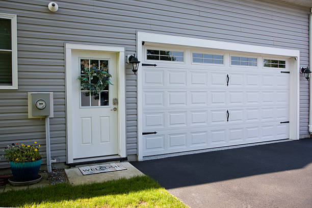 24/7 Emergency Garage Door Panel Replacement experts in El Cerro Mission, NM